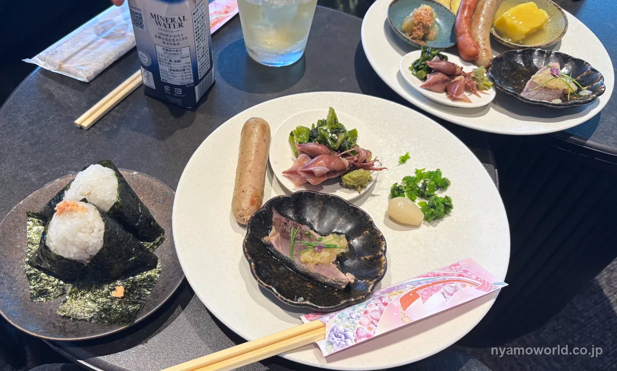 センチュリオン・ラウンジ羽田 ライブキッチンで提供された料理プレート