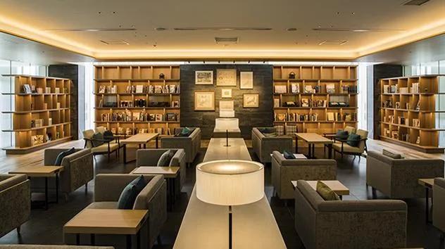 新千歳空港 Cafe Sky Library(カフェスカイライブラリー)の内観