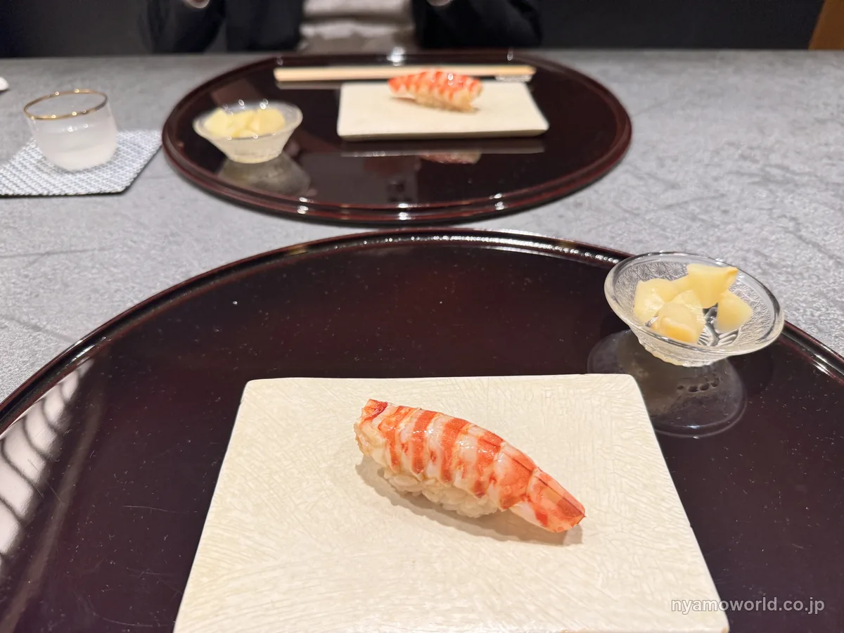 鮨 くまくらのコースで出た海老の握り
